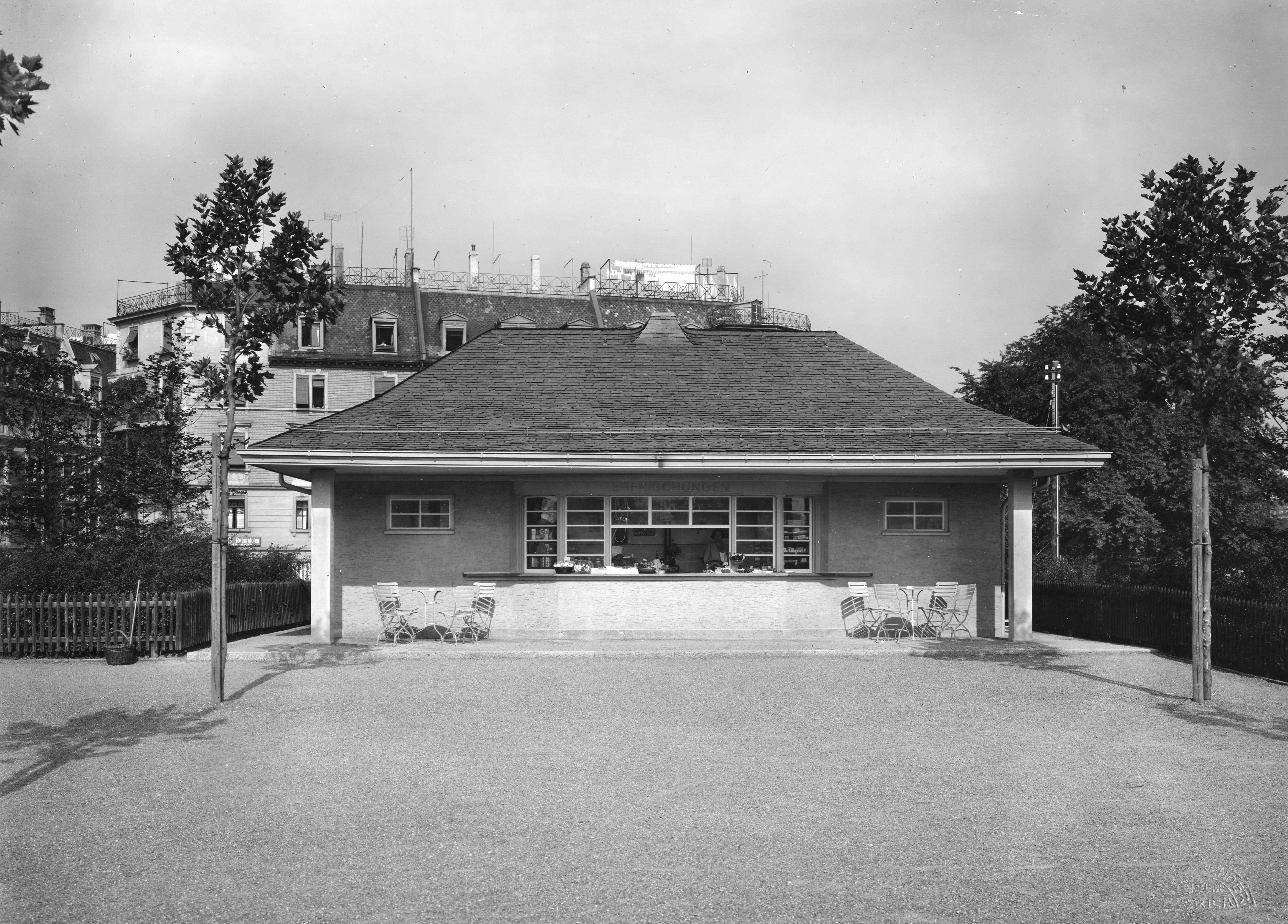 Kiosk von Hermann Herter, fotografiert 1931. Foto: Baugeschichtliches Archiv der Stadt Zürich, BAZ, Fotograf: Wolf-Bender Heinrich.